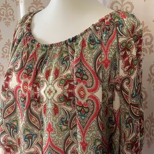 NY Collection billowy paisley cold shoulder top M
